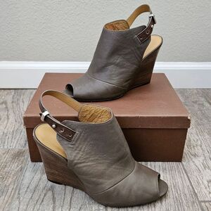 Coach Lindsay Leather Sling Back Peep Toe Wedges Size 9.5